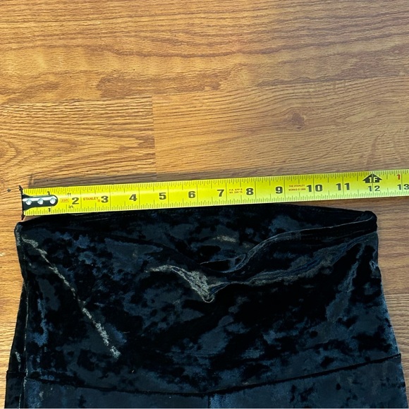 Onzie Pants Leggings M/L Flare Bell Bottoms Flow Crushed Velvet Black Pull On - Picture 8 of 12